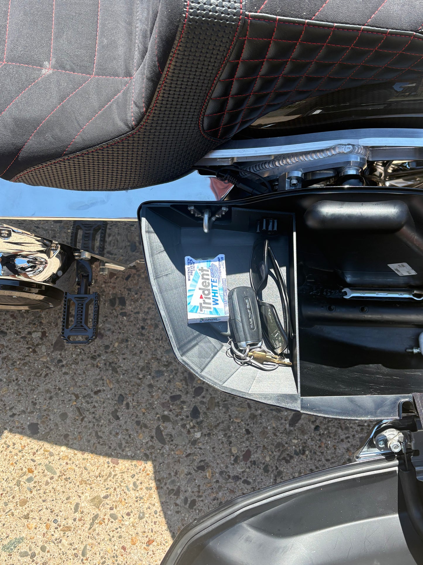 23.5+ Saddlebag Shelf